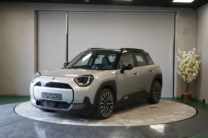 Mini Cooper Aceman E 184HK