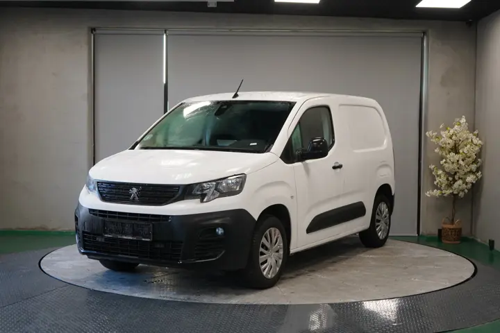 PEUGEOT Partner Van