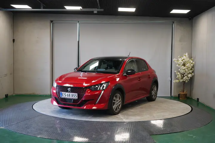 Peugeot e-208