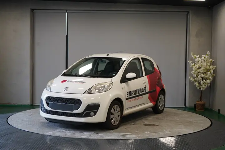 PEUGEOT 107