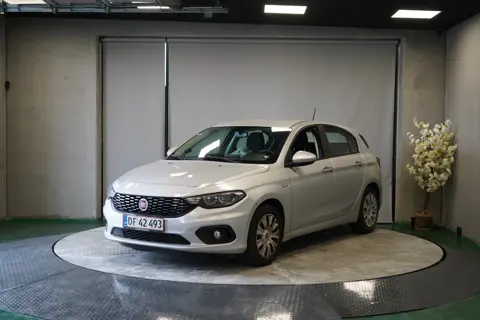 FIAT TIPO 1.4 95 hatchback - ABSOLUT BORTSALG 