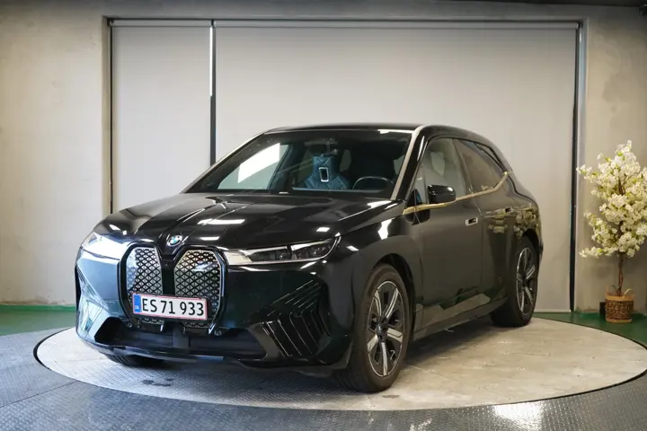BMW iX
